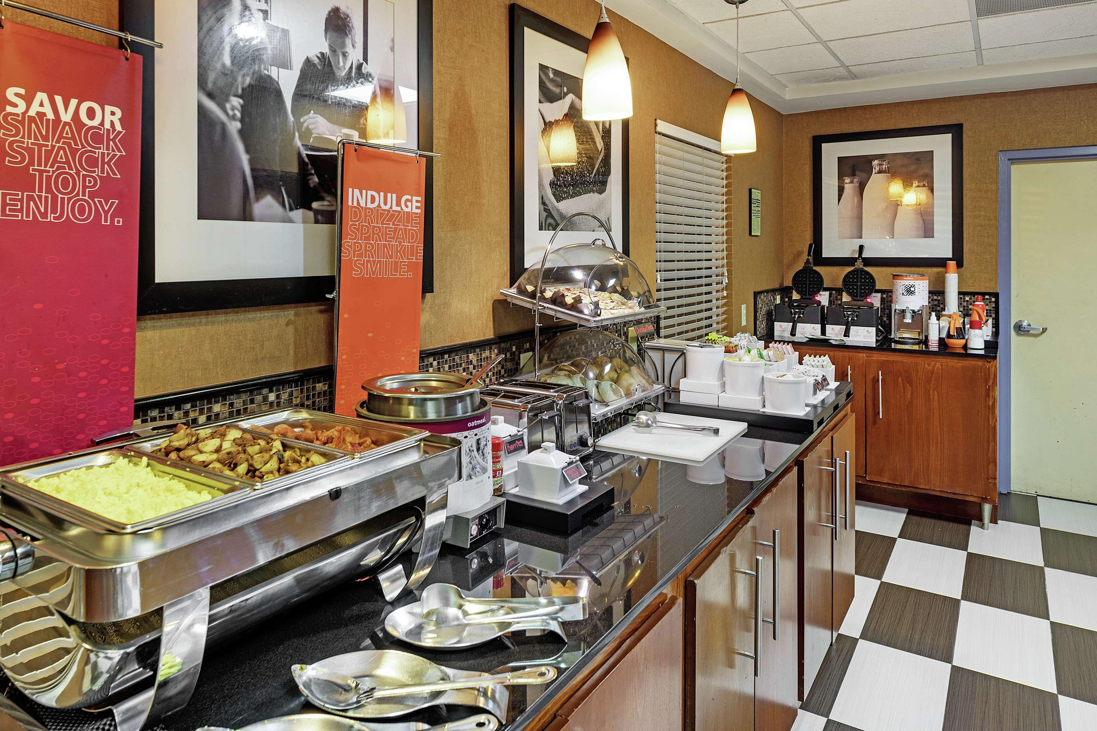 Hampton Inn Хелен Экстерьер фото