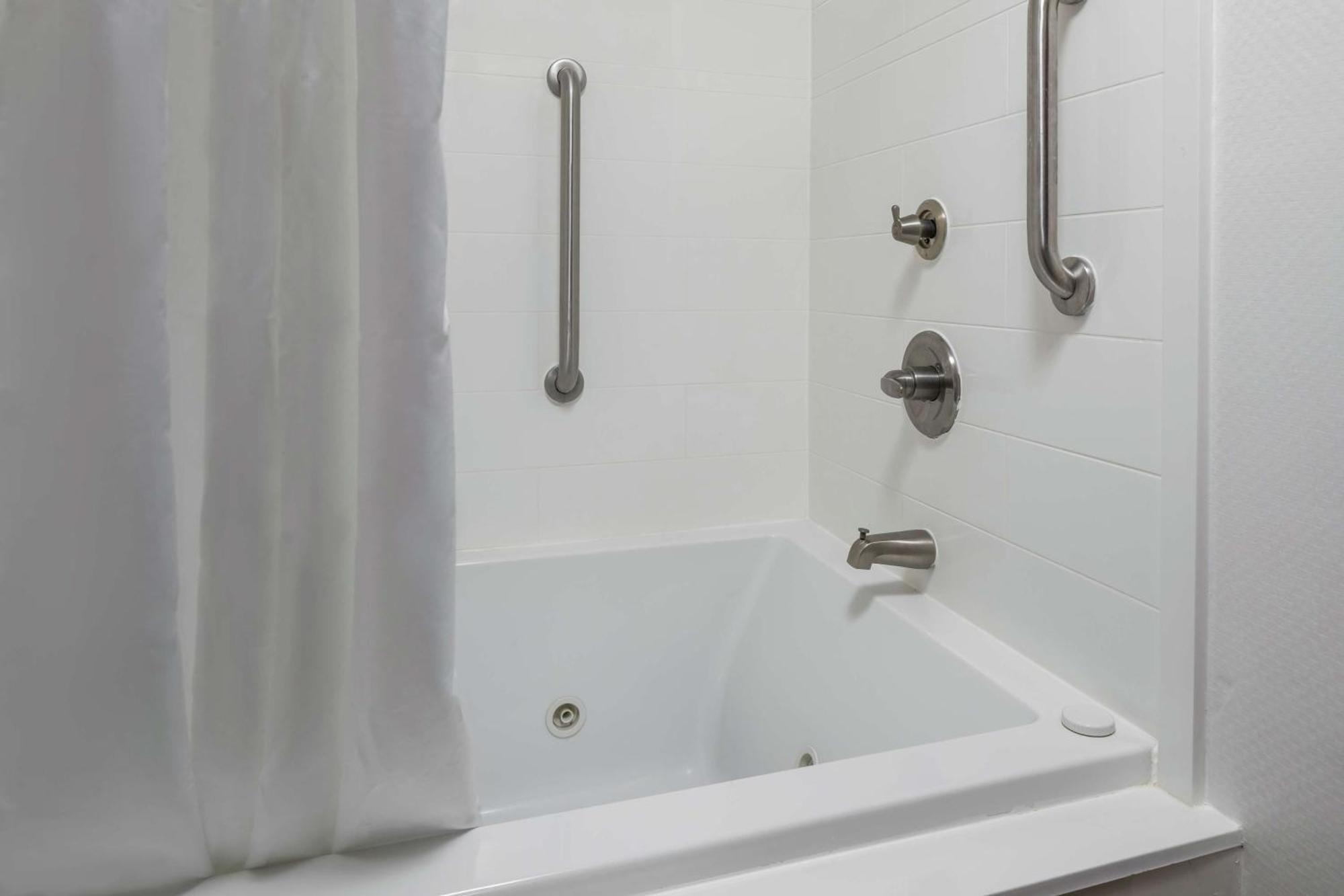 Hampton Inn Хелен Экстерьер фото
