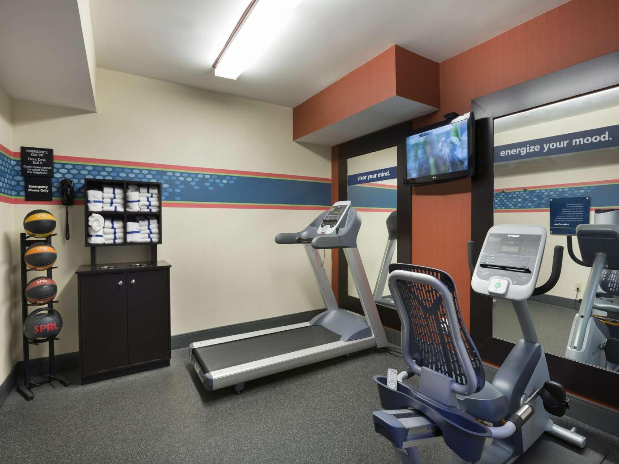 Hampton Inn Хелен Экстерьер фото